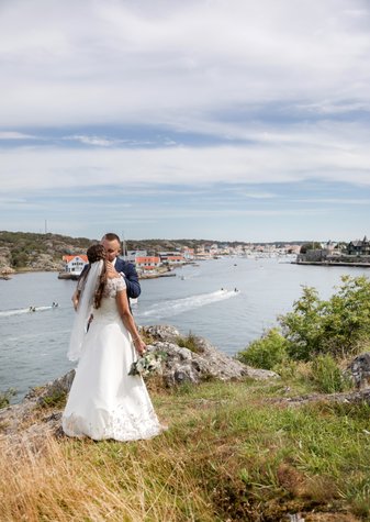 Bröllopsfotograf Åsa Lännerström, brudpar på Marstrand, utsikt